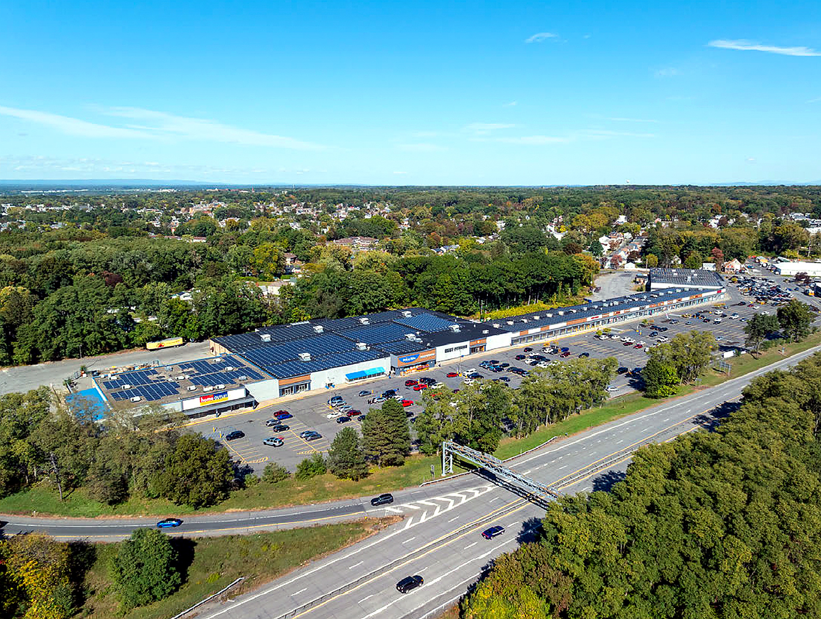 Crosstown Plaza property photo